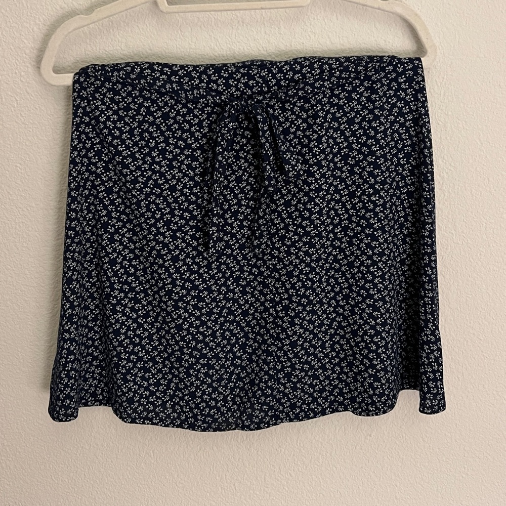 BRANDY MELVILLE Floral Skirt